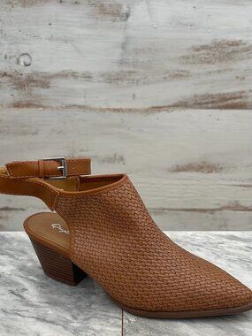 Qupid Brand Tan Woven Slingback Booties 🤎 Pointed Toe Ankle Strap Heels